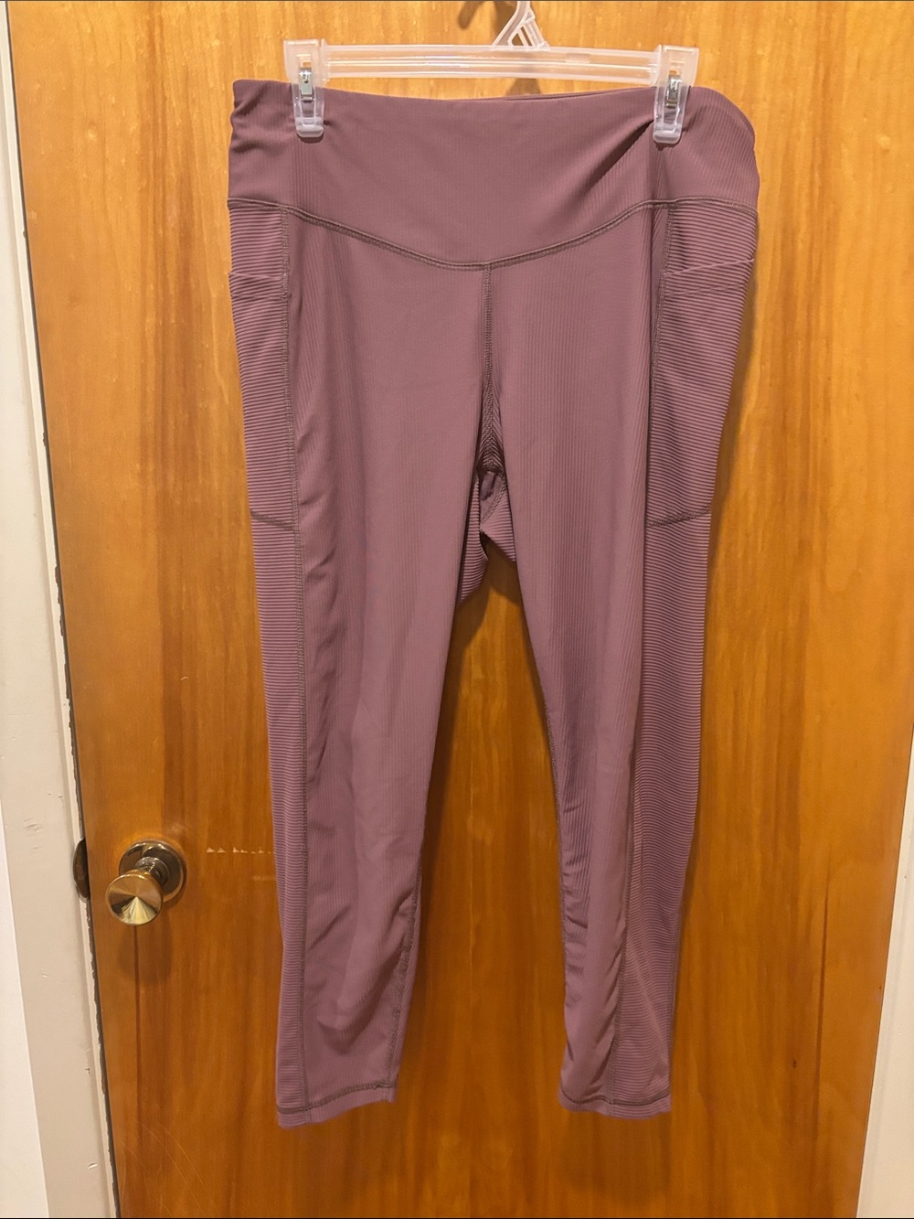3 FOR $22
Old Navy Ribbed High-Rise Leggings - Dusty Mauve